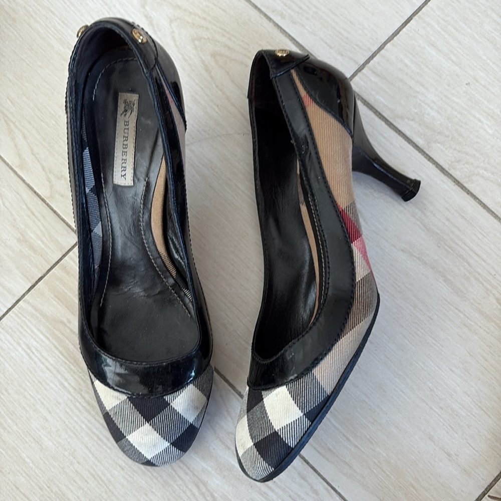 Burberry Black and Beige Plaid Heels